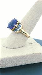 Amethyst Lady's Stone Ring 14K Yellow Gold 5g Size:6